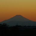 写真: シルエット富士