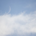 写真: 雲の川　今にも月を飲み込みそう・・・