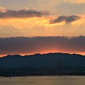 写真: 琵琶湖の夕陽