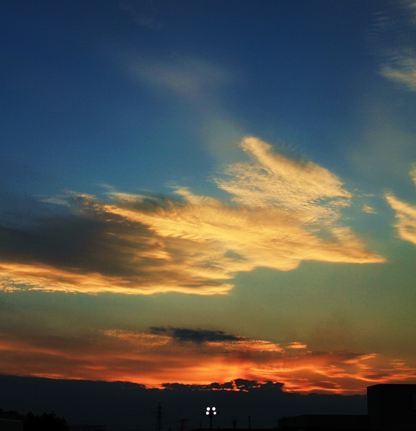 写真: 夕景・・・雲は秋色　　　08：28
