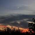 夕景：空に月（五日月）　　　09：09