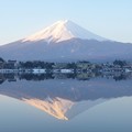 写真: 河口湖の逆さ富士
