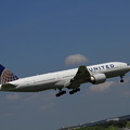 写真: UNITED Boeing 777-224/ER(N78009) 最終着陸態勢1