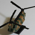 写真: UCCオマケ 陸自の翼ヘリコプターコレクション CH-47J チヌーク（2）