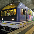写真: お座トロ展望列車＠湯西川温泉駅