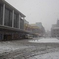 高幡不動駅の雪景色（東京都日野市）