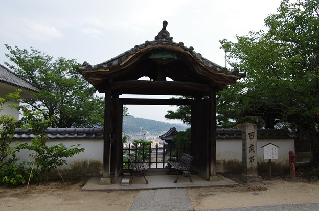 西國寺勅使門