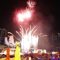 写真: River Hongbao Fireworks