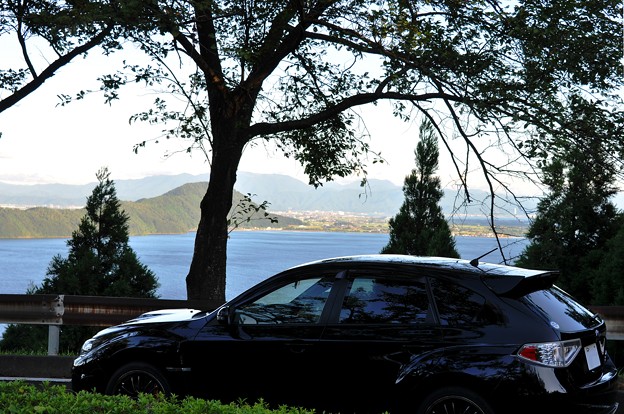 北湖と黒い愛車