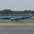 写真: A330200VN-A376成田140417-2
