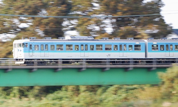 写真: 信州松本行普通電車