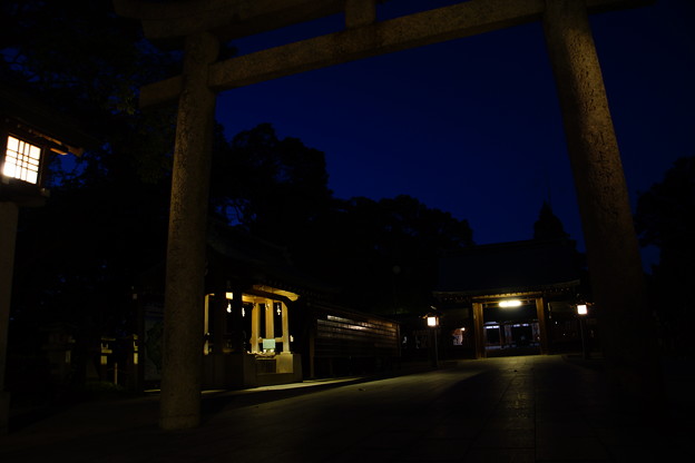 夜の遠石八幡宮