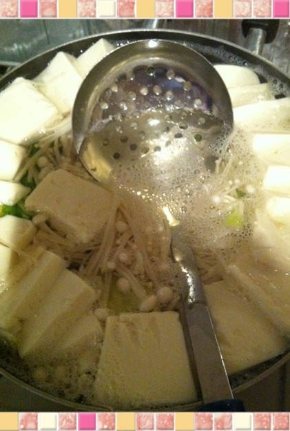 写真: 昨夜の なんちゃって湯豆腐の豆腐が…
