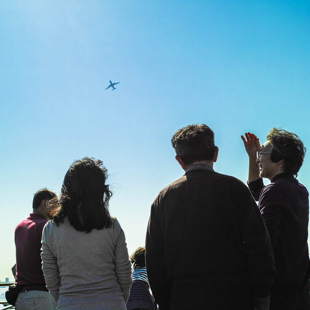 写真: 船上から見えた旅客機