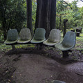 写真: 山寺にはこの様なベンチが@秩父霊場巡礼の旅2013