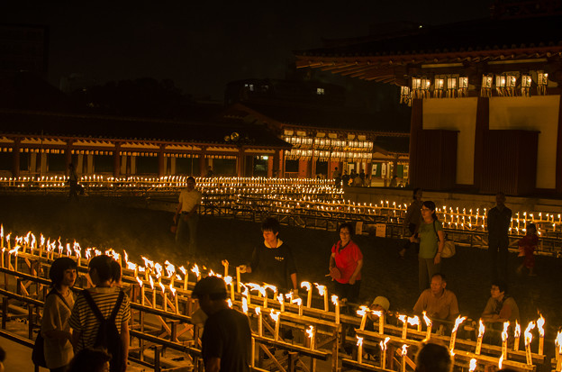 写真: 大阪四天王寺の盂蘭盆会（うらぼんえ）