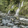 写真: 渓流と小さな滝