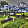 写真: 公園にひっそりと佇む、退役戦闘機