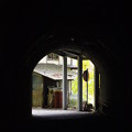 写真: トンネルの向こう