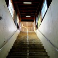写真: 2012年8月25日　プラットホームへの階段　　長良川鉄道美濃市駅にて　　HDR