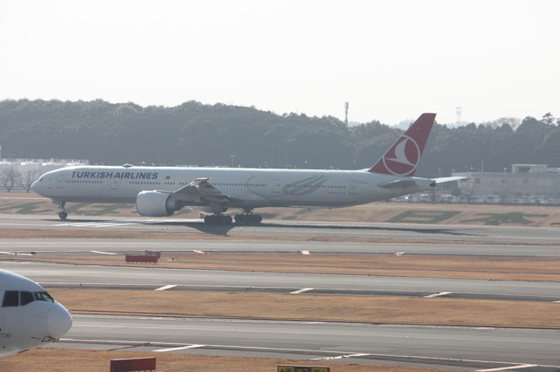 写真: トルコ航空　ボーイング777-300ER　離陸