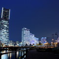 写真: Blue Light Yokohama