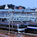 写真: 横須賀線VS大船観音