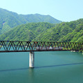 深緑の鉄橋