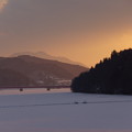 冬の御所湖　夕景