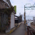 写真: 天ぷら五郎 店舗脇の小道