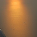 写真: 飛行機から見た、苫小牧沖