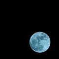 写真: Una luna blu