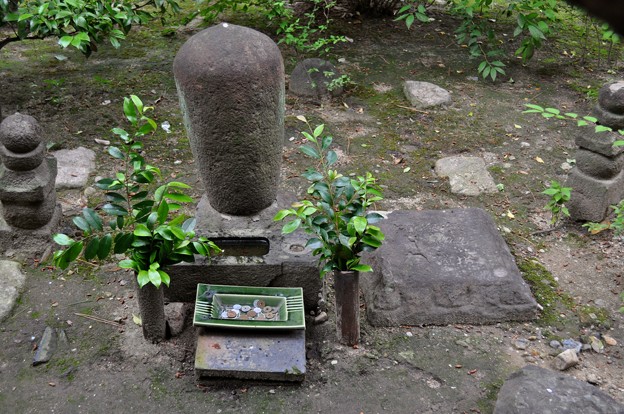 写真: 大阪にある家康の墓(1)