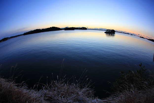 写真: 松島湾の夜明け