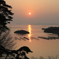 写真: 松島に陽が昇る