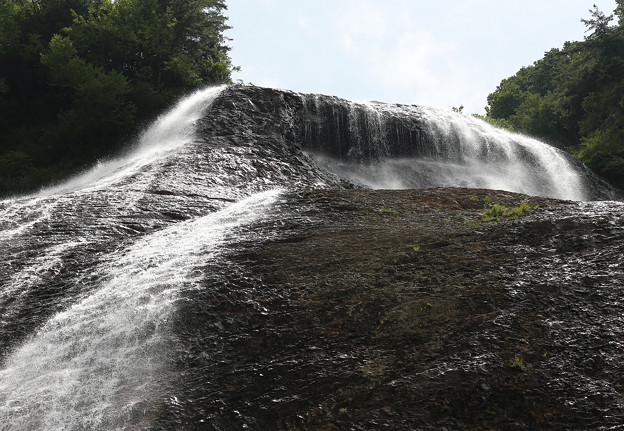 写真: 滝飛沫の美しさ
