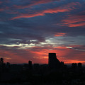 写真: 壮美な朝焼け雲