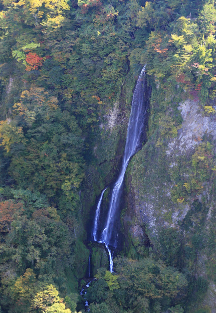 写真: 鳴子川渓谷の雌滝