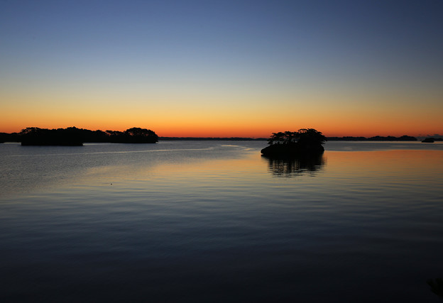 写真: 宮城松島の黎明