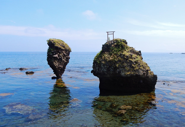 写真: 恵比寿岩と大黒岩