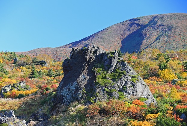 写真: 大日岩の巨大さ