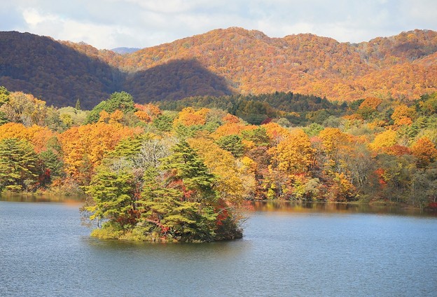 写真: 小野川湖の美妙な風景