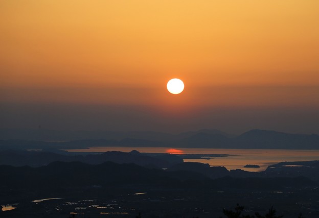 写真: 島根半島の夕陽