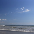 写真: 猛暑日の海岸
