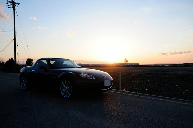 Roadster_with_sunset