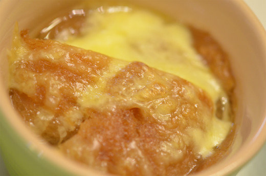 写真: オニオン・キャラメリゼ(玉葱飴色炒め)で作るオニオングラタンスープ (15)