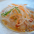 写真: 1日目夕食：鯛の中華風カルパッチョ
