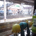 写真: 美川駅に停車、臨時特急待ち３分。 リン：「美川憲一ちゃんのふるさ...