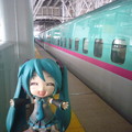 写真: ミク：「新青森駅に到着です！　函館方面が大変なことになってるらし...