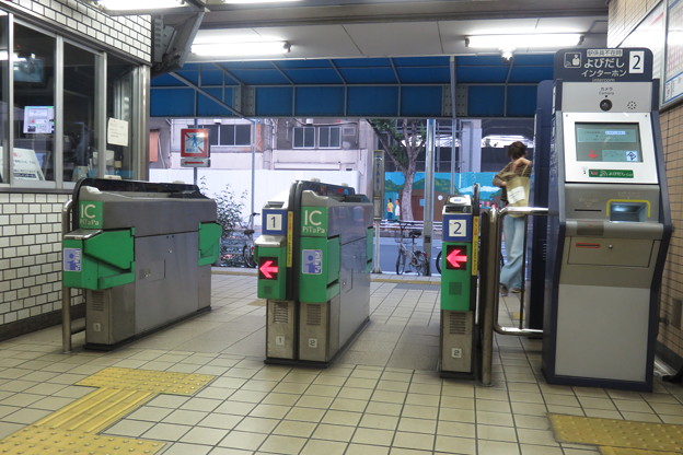 写真: 花隈駅改札内側